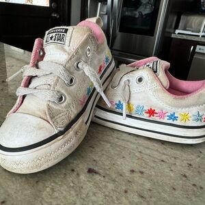 Converse Toddler White Canvas Sneakers with Colorful Embroidery size 7